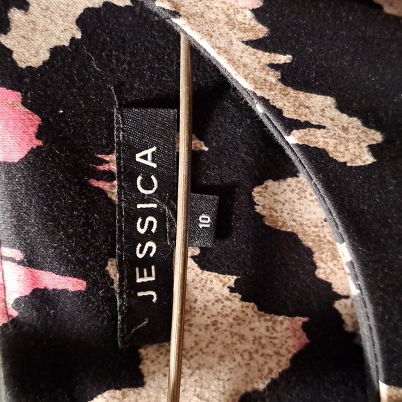 Shift dress with pleated skirt - Picture 2 of 5